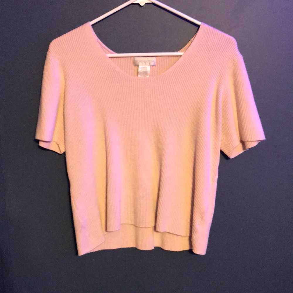 pale pink cropped tshirt